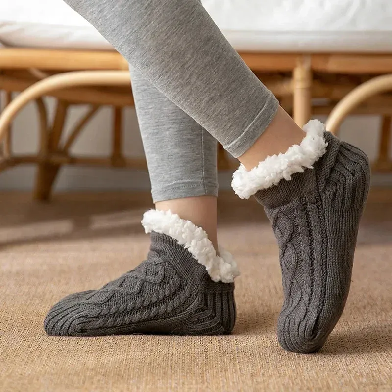 FLEECE-LINED CLOUD SLIPPERS