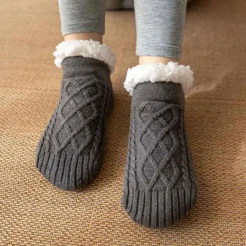 FLEECE-LINED CLOUD SLIPPERS
