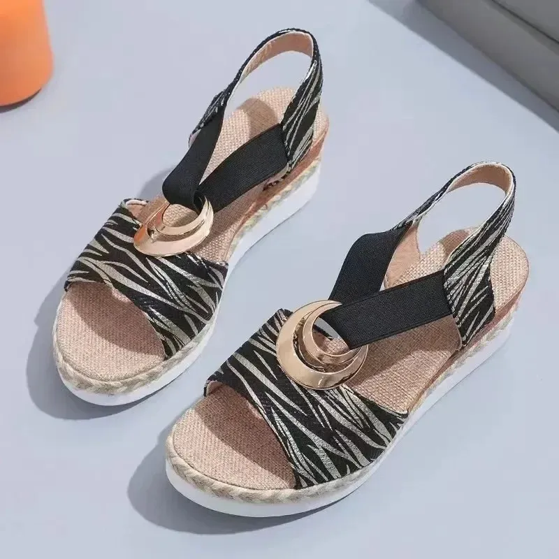 Quinn|  Orthopedic sandals